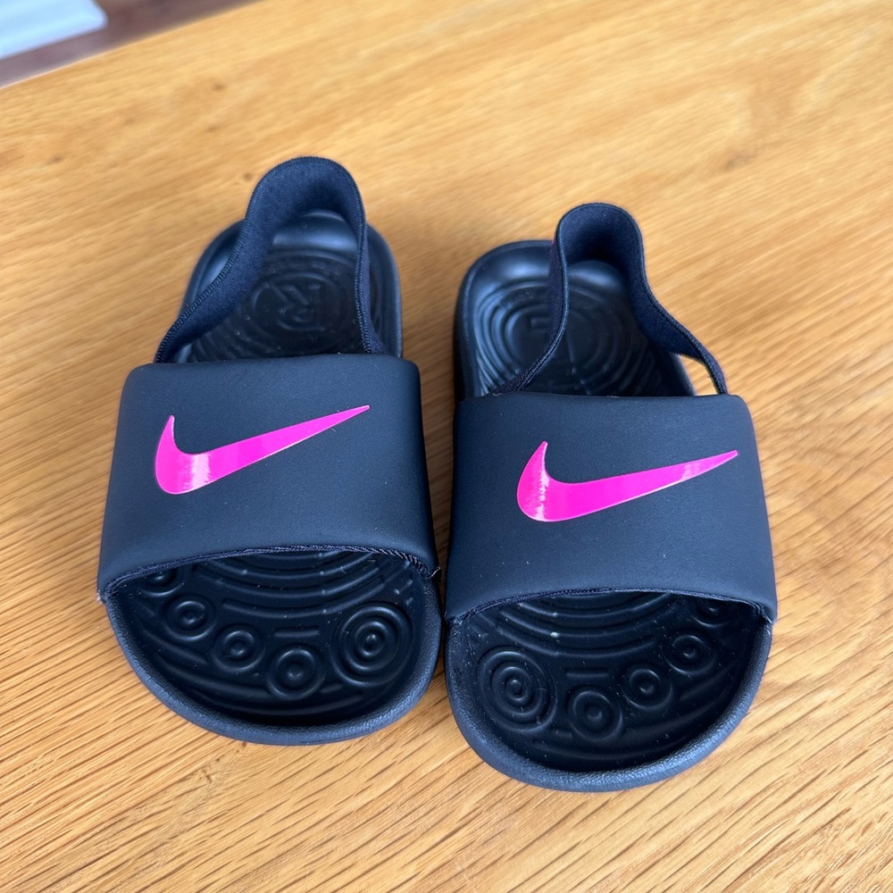 NWOT Nike kawa slide sandals